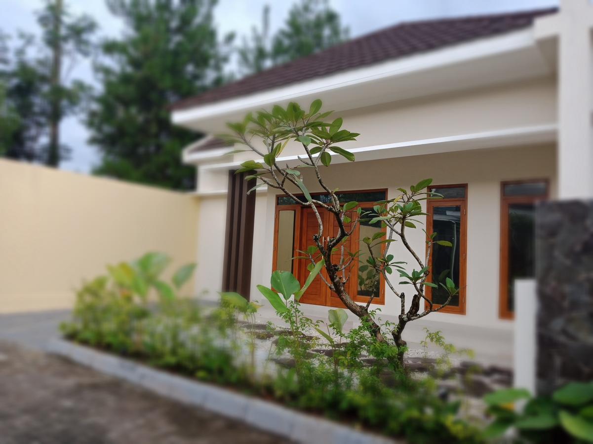 Abhaya Villa Wonosobo Exterior photo
