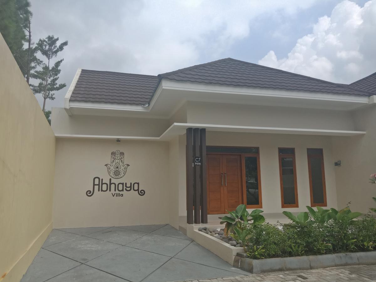 Abhaya Villa Wonosobo Exterior photo