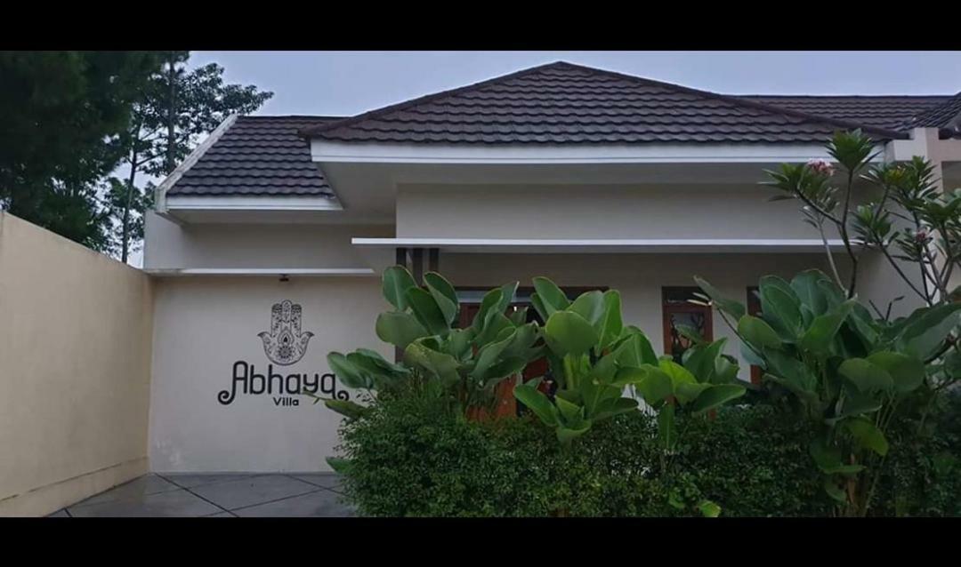 Abhaya Villa Wonosobo Exterior photo